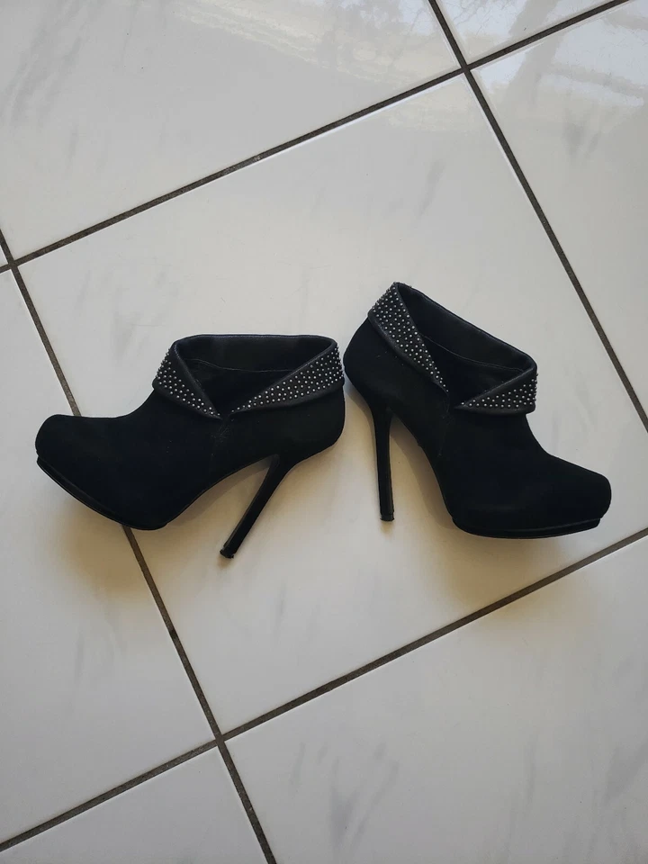 Rock Republic Suede Leather Angie Studded Stiletto Booties Heels Size 36.5 - 6.5 - Image 4 of 4