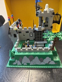 LEGO Castle 6081 King's Mountain Fortress Vintage w/ Box Bottom, Instr & Minis