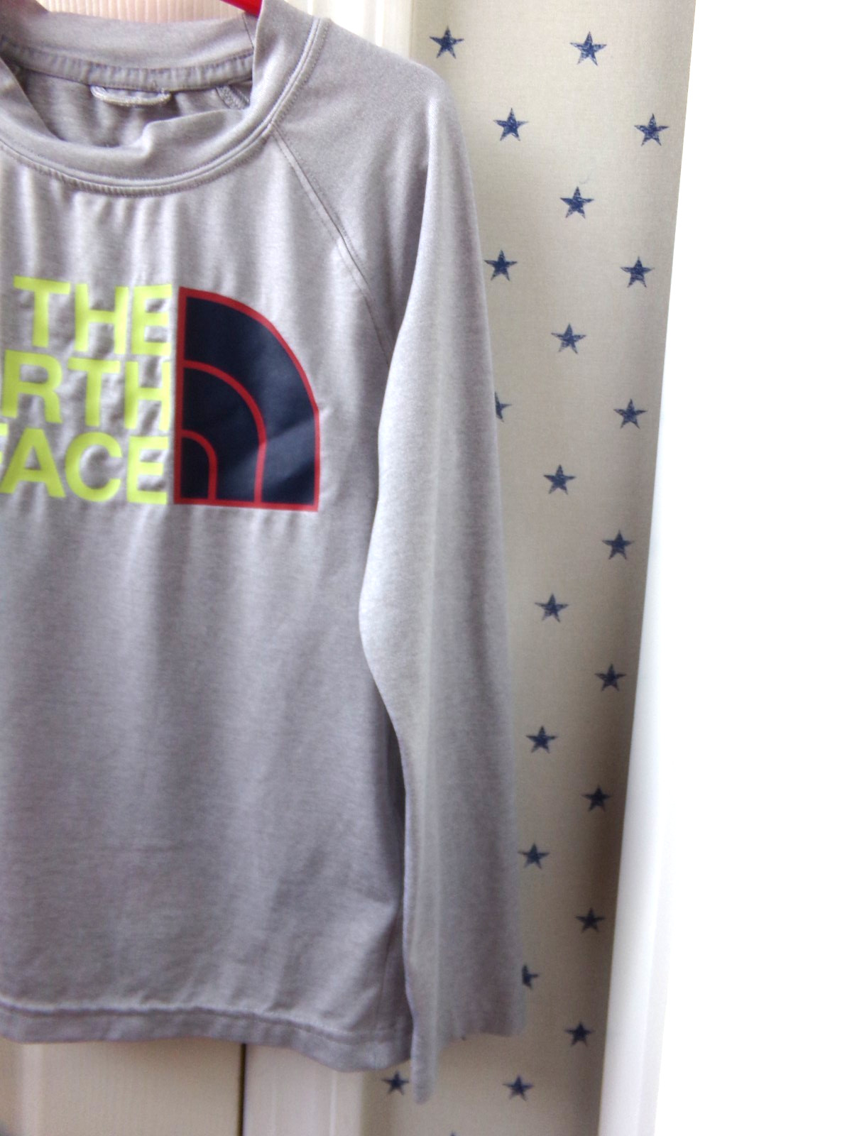 Size 6 NORTH FACE Shirt FLASH DRY Performance XS Boys Long Sleeve Gray Logo UPF thumbnail 3