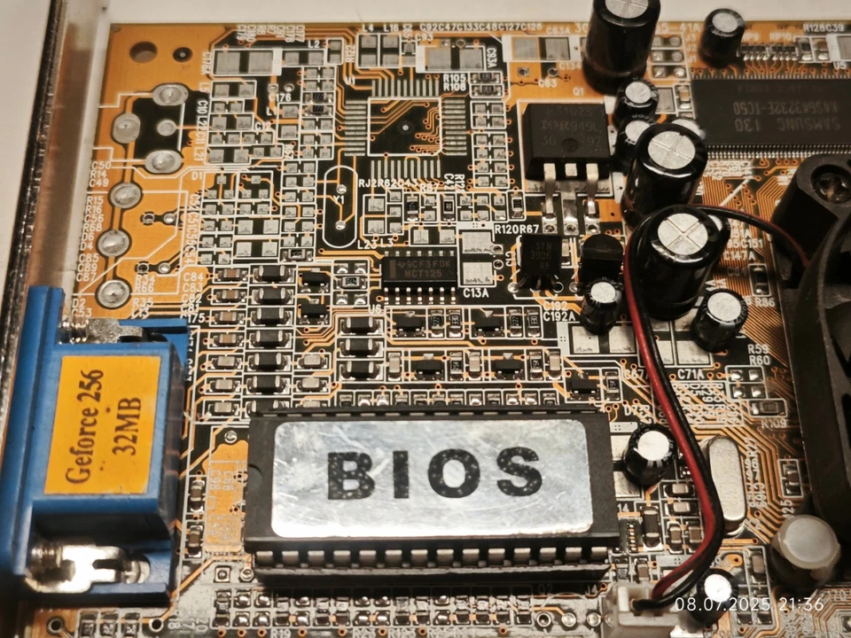 Rare 128 BIT AGP 3D Card Innovision Inno3D GeForce 256 SDR W/32 MB SDRAM - Image 4 of 4