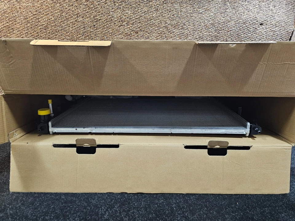 Radiador premium 813194 de alta resistencia para Hyundai Santa Fe Carquest 2016 Foto 4 de 4