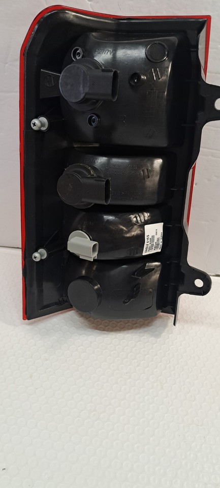 RH Right Passenger Side Tail Lamp W/ 2 Holes In Back Fits 2008 2017 Jeep Patriot - Foto 2