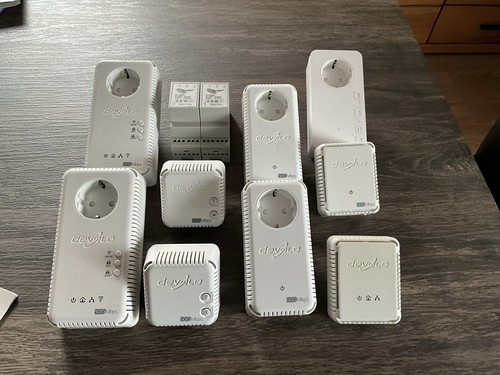 devolo dLAN 500 AV Wireless+ Powerline Netzwerkadapter Mega Kit - Bild 1 von 8