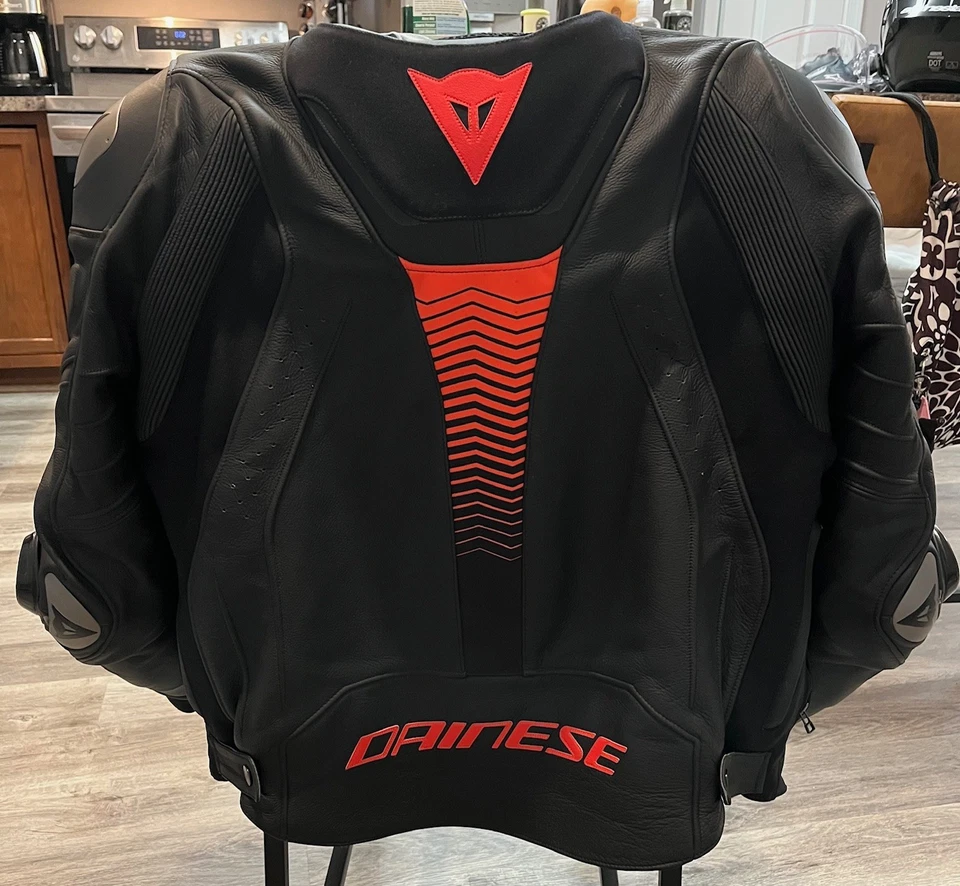 Dainese SUPER SPEED 4 - HOMBRE - Color: NEGRO-MATE/FLUO-Rojo - Talla 54 (US 44) Foto 2 de 4