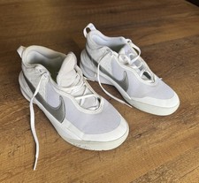 Nike Team Hustle D Gr. 39 CW6735-100