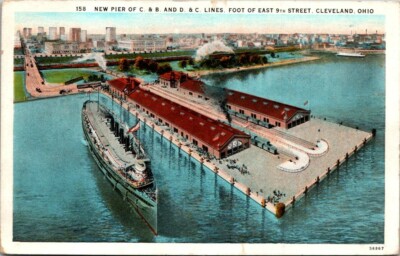 Postcard New Pier Of C&B & D&C Lines Foot Of East 9th St Cleveland Ohio