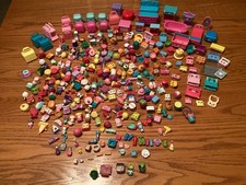 LARGE LOT OF 268 SHOPKINS MANY OLDER,FOOD,FURNITURE FEW DUPLICATES OVER 4LBS