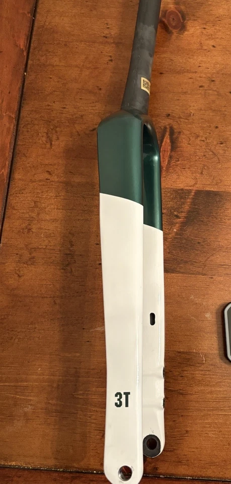 Horquilla de carretera 3T Exploro Racemax 700c 1-1/8" 210 mm dirección Foto 2 de 4