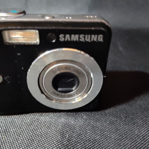 Samsung S860 8.1MP Digital Camera - Black - Picture 3 of 17