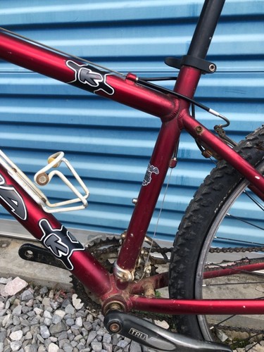 Kona Blast Mountain Bike- 16” Frame - Rockshox- 26” Wheel Shimano - Picture 19 of 24