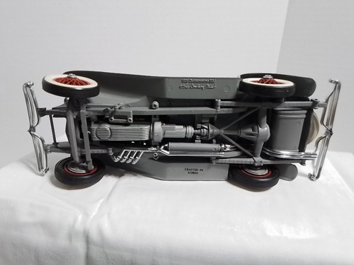 Danbury Mint 1935 Duesenberg SSJ Speedster Red/Gray 1:24 Scale Diecast - Picture 9 of 10