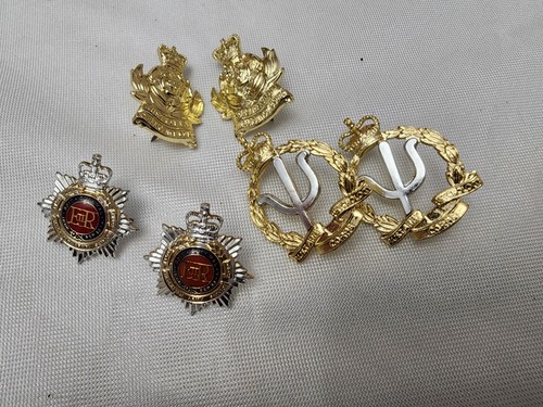 post ww2 3 sets of Australian collar badges