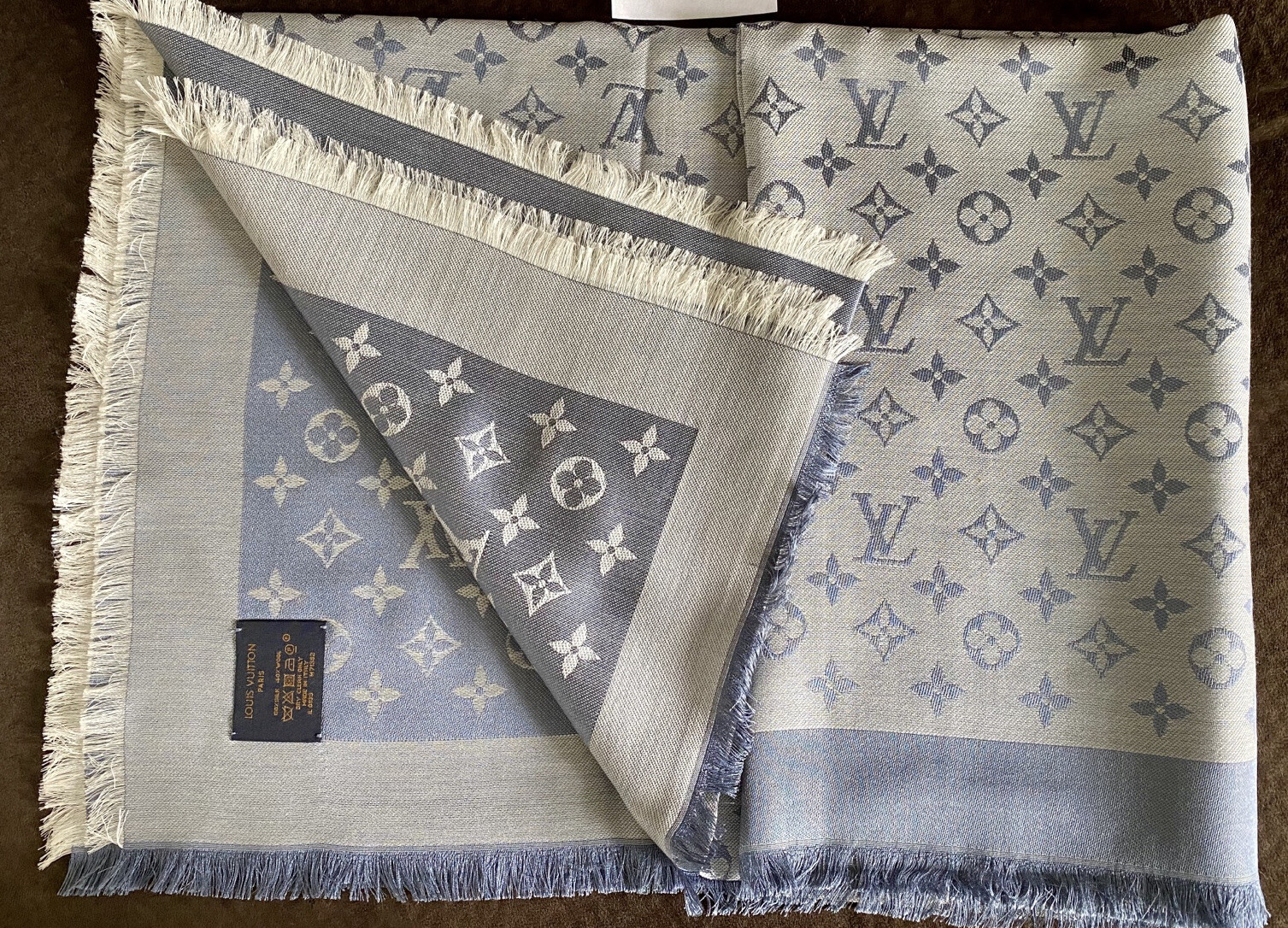 Shop Louis Vuitton 2022-23FW Monogram denim shawl (M76338) by 碧aoi