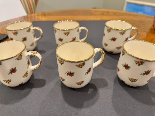 Royal Albert Classic II Old Country Rose Tea Pot Plus 6 Matching Tea Cups - Picture 9 of 11