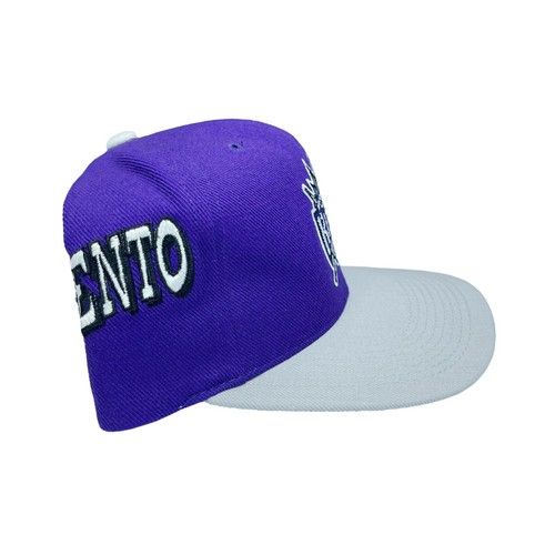 VTG RARE SACRAMENTO KINGS WOOL SPORTS SPECIALTIES TWO TONE SIDE SCRIPT SNAPBACK - Picture 3 of 7
