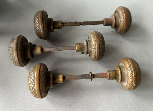Set of 3 Matching Ornate Antique Victorian Door Knob Handle Sets - Picture 9 of 11