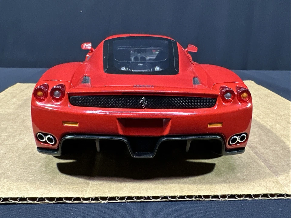 Mattel Hot Wheels 1:18 Scale Enzo Ferrari Red 2002 Diecast Car - Image 3 of 4