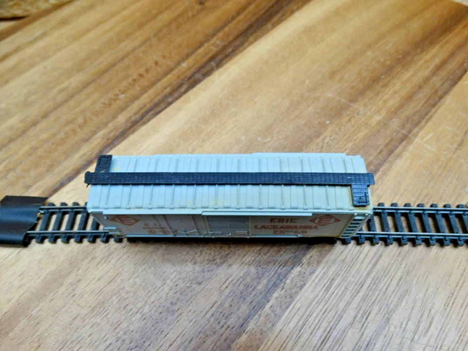 Bachmann N Scale 36' Weighted Erie Lackawanna EL 80006 Box Car - Image 2 of 4