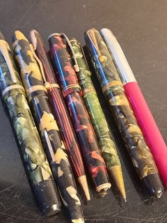 Lot of 7 Assorted Vintage Pens & Pencils Parker Arrow Sheaffer white dot