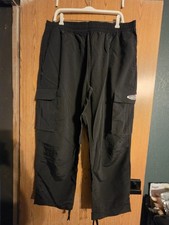 adidas Originals Trefoil A33 Cargo Pants in BlackSize XL