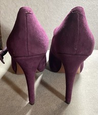 Unused BCBG generations  BG Paulie  Pumps - Rosewood Suede Size 6M
