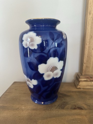Gorgeous Cobalt Blue Fukagawa Japanese Porcelain Floral Vase 10.5”T - Picture 1 of 7