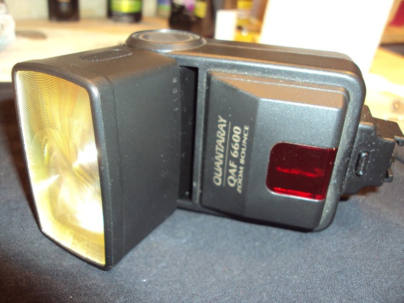 Quantaray QAF 6600 Zoom Bounce Flash For Minolta Black  Excel Condition