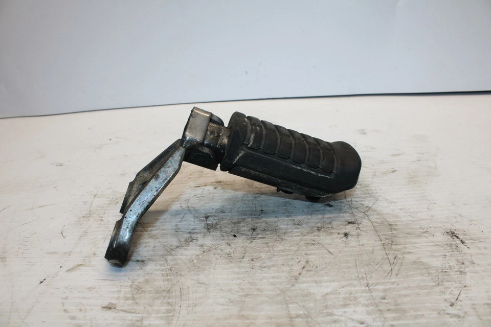 84-85 HONDA V30 MAGNA APOIO PARA OS PÉS DIANTEIRO DIREITO PEG STEP BB251 - Imagem 4 de 4