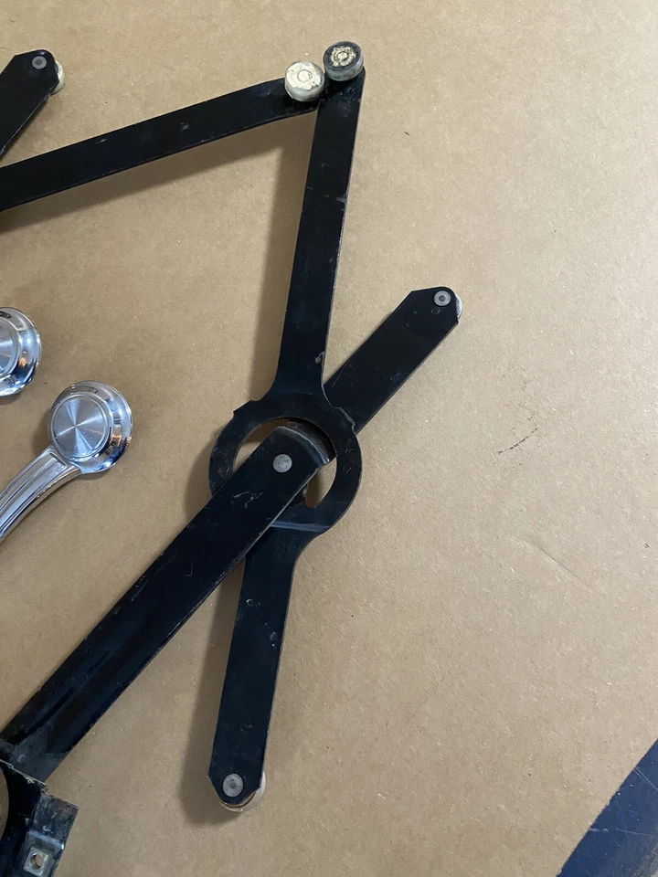 82 95 Chevy G10 G20 G30 Manual Window Regulator Crank GMC Vandura Rally Van - Image 3 of 4