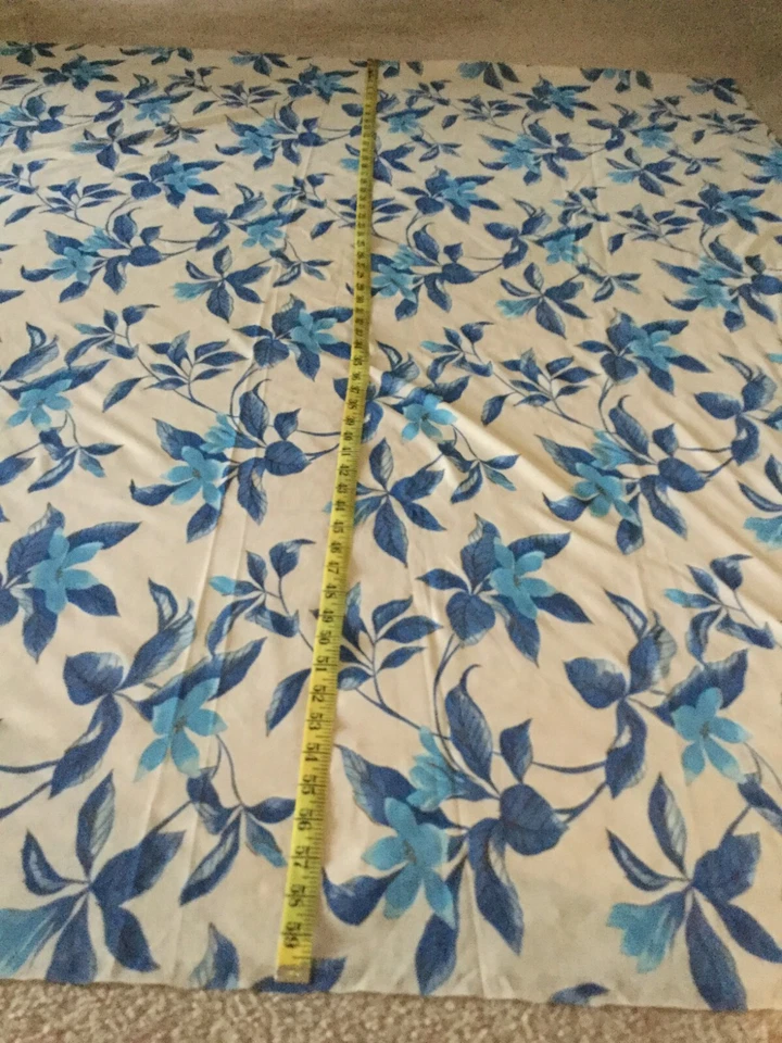 Tela Ropa Mujer Fondo Crema Sólido Azul Dorado Hojas 61" Ancho 58" Largo Foto 4 de 4