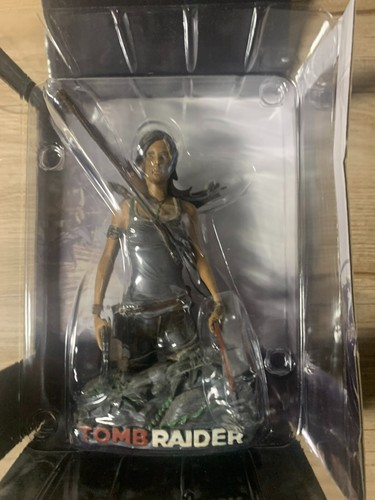 Game Forged Tomb Raider Lara Croft 5 inch Statue Figure: Video Game Collectible - Picture 3 of 4