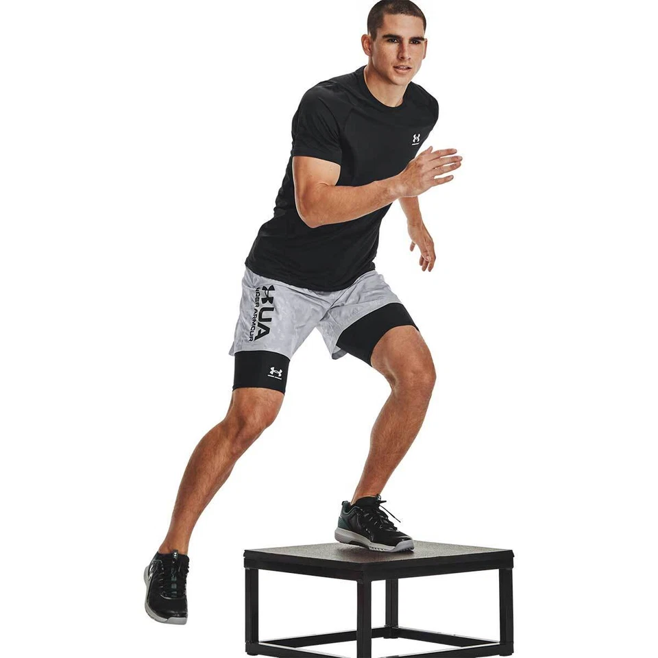Pantalones cortos de compresión largos de bolsillo Under Armour para hombre 1361602 Foto 3 de 4