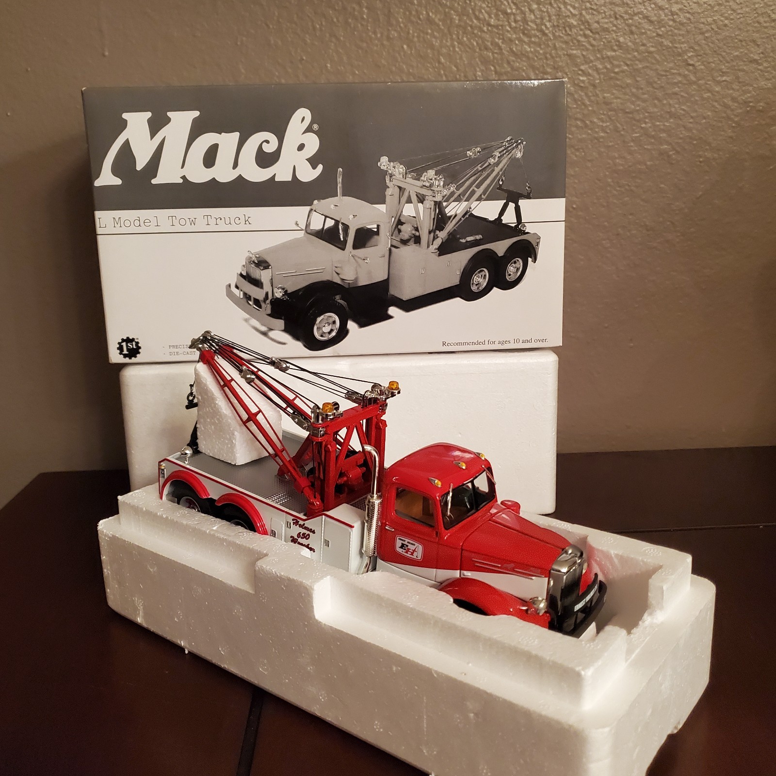First Gear Mack L-Model Tow Truck Wrecker Ernst Holmes Towing 1/34 Scale 19-3186