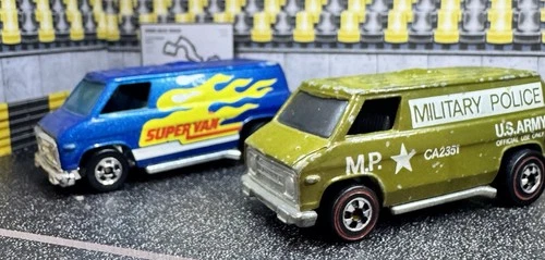 Lot Of 2 Hot Wheels Vans - ‘77 Khaki Kooler Redline & ‘85 Kellogg’s Super Van BW