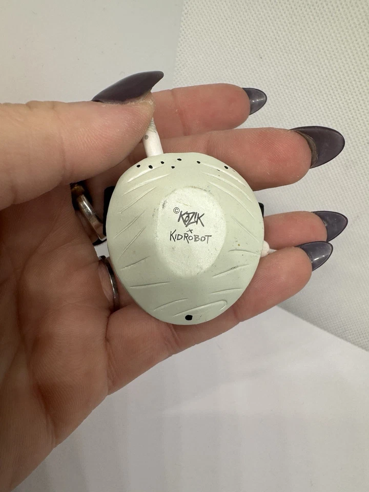 Kidrobot Frank Kozik Smorkin Mongers Pirate Clam Captain Blood Vinyl Figure Only - Image 3 of 3