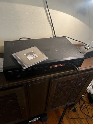 Yamaha CD player, model CDX-750, Working, No Remote