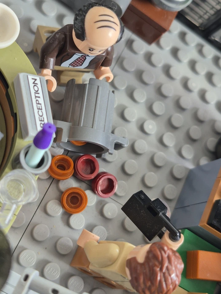 LEGO Ideas 21336 The Office, Foto 4 von 5