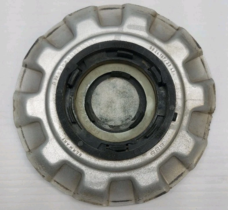 (1) Tapa central rueda BMW 318i 325i 525i 1995-2003 OEM usada #09241872342 Foto 2 de 4