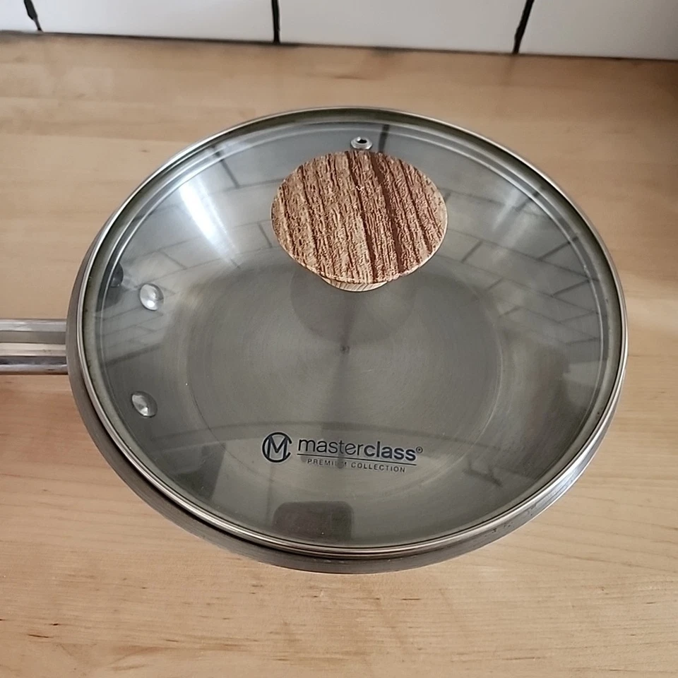 Sartén Winco de acero inoxidable 8" SSFP-8 con tapa de vidrio Masterclass bonita premium Foto 3 de 4