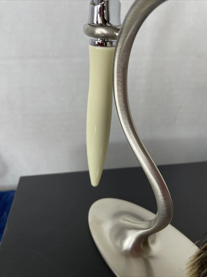 eShave 3 Blade Razor, Stand & Badger Brush Ivory Color Limited Edition Open Box - Image 4 of 4