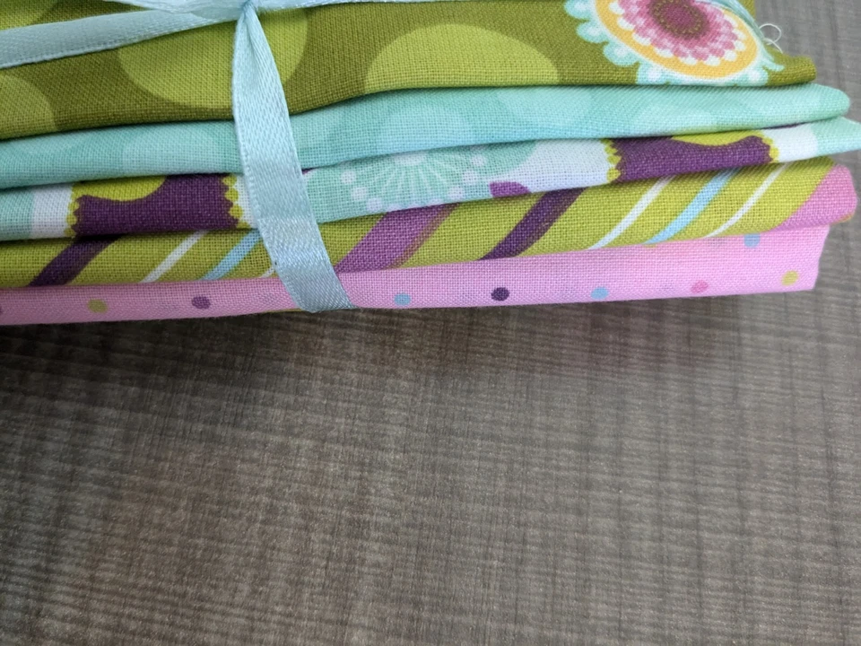 Stax Fat Quarter Bundle, 5 Pieces, Geometric-Theme, 100% Cotton, P05 - Image 3 of 3