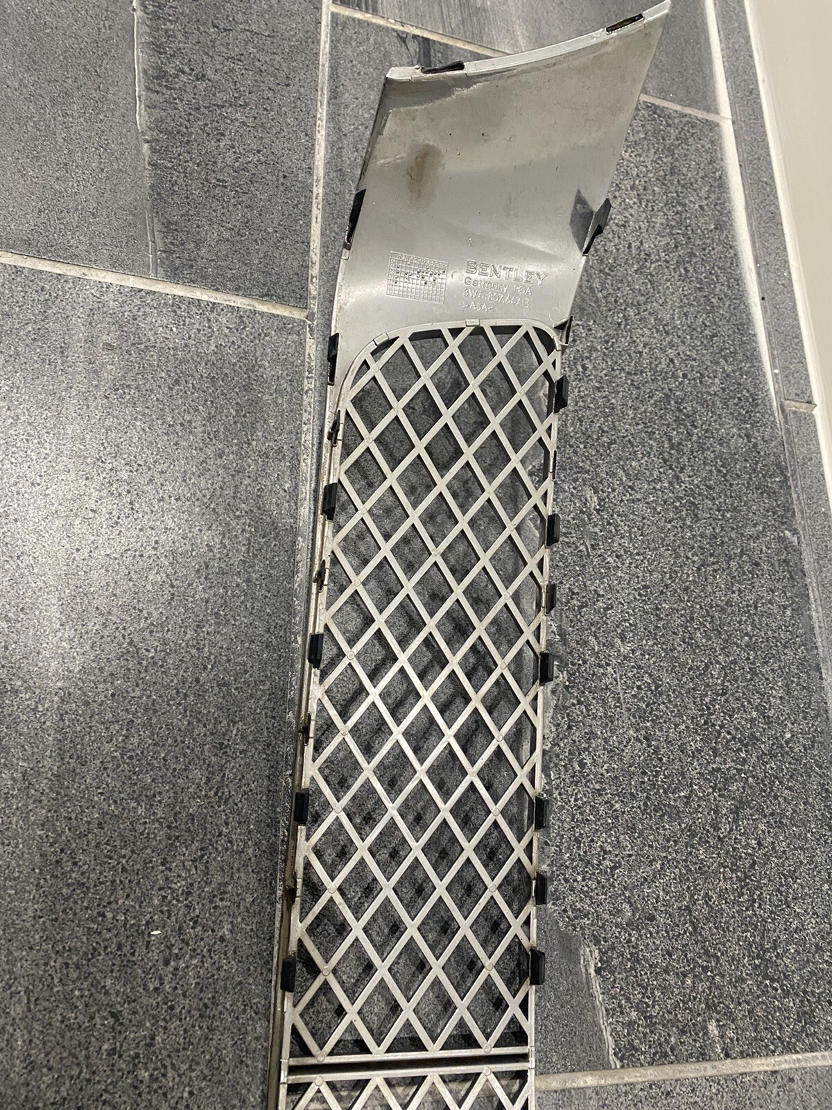 BENTLEY CONTINENTAL FLYING SPUR 3W 6.0 Front Lower Grill 3W5.807.667B