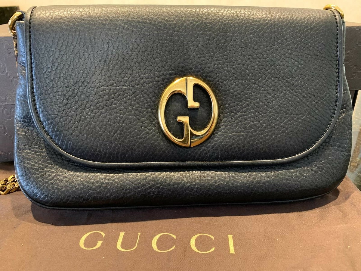 Gucci Clutch, Gold Chain, Pre-Owned, GREAT CONDITION, WITH Gucci Clutch, Gold Chain, Pre-Owned, GREAT CONDITION, WITH