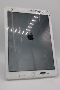 Apple iPad Pro A1673 32GB WiFi Weiß Displayschaden M1074