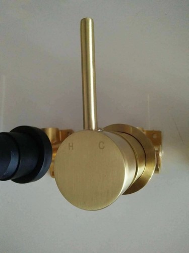 Grifo mezclador de pared lavabo de ducha negro mate latón sólido hecho nuevo diseño - Imagen 3 de 6
