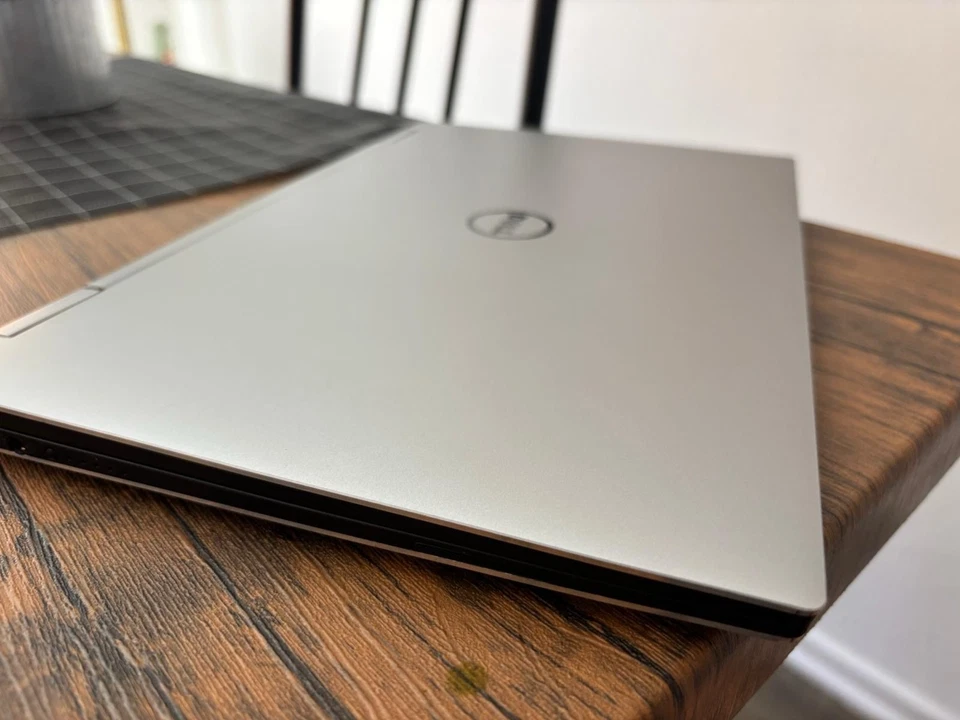 Dell XPS 13 9365 13” (512GB SSD, Intel Core i7-7Y75, 1.30GHz, 8GB) Laptop Silver - Image 4 of 4