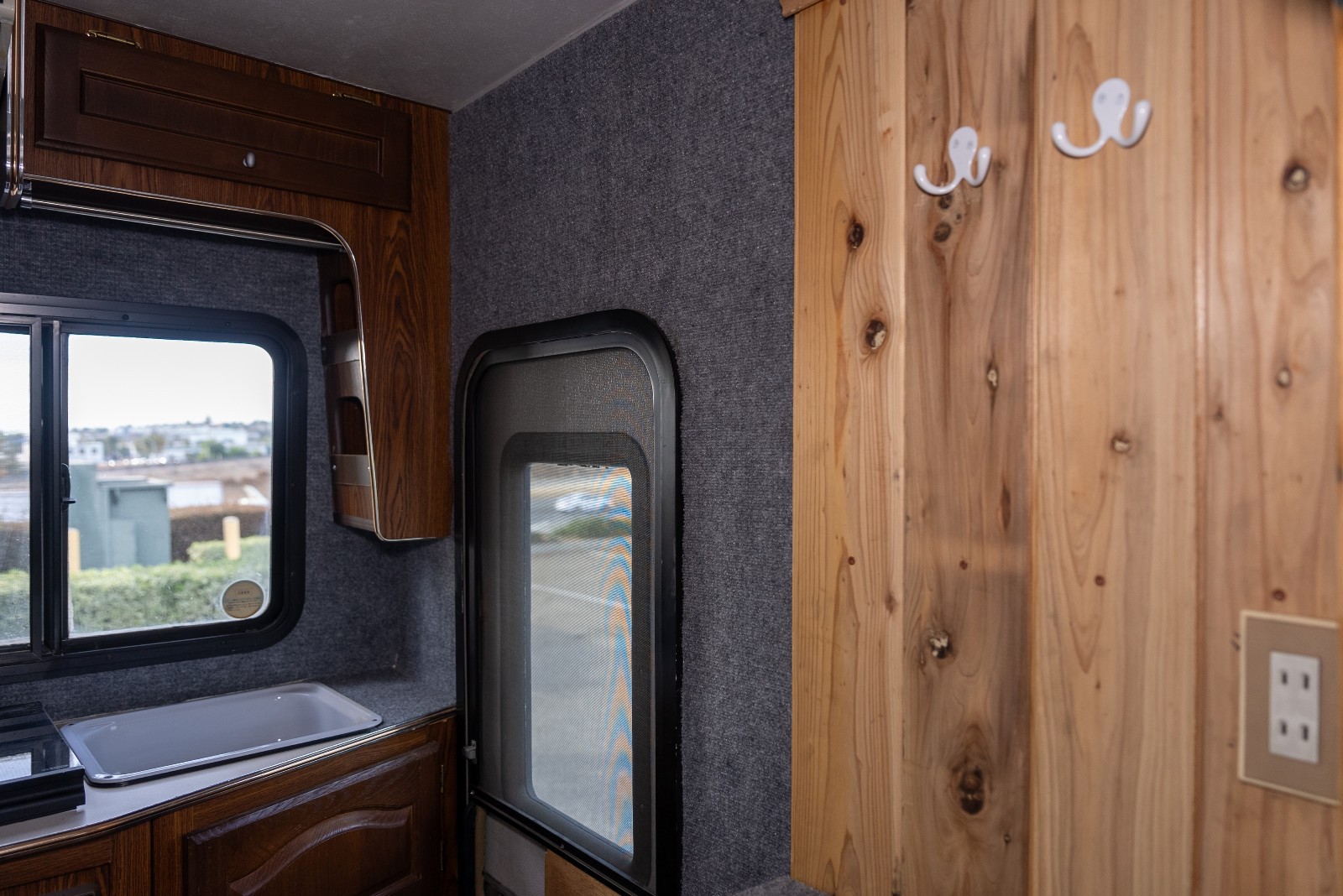 Isuzu ELF 4WD Diesel RV