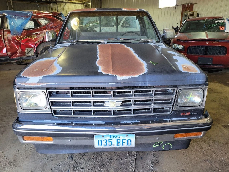 Tacos de brazo basculante prensados Tbi para culata para 85-92 SAFARI (GMC) 2073386 Foto 2 de 4