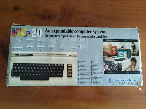 Commodore Vic 20 Retrocomputer Boxato Funzionante Con Istruzioni - Afbeelding 2 van 16