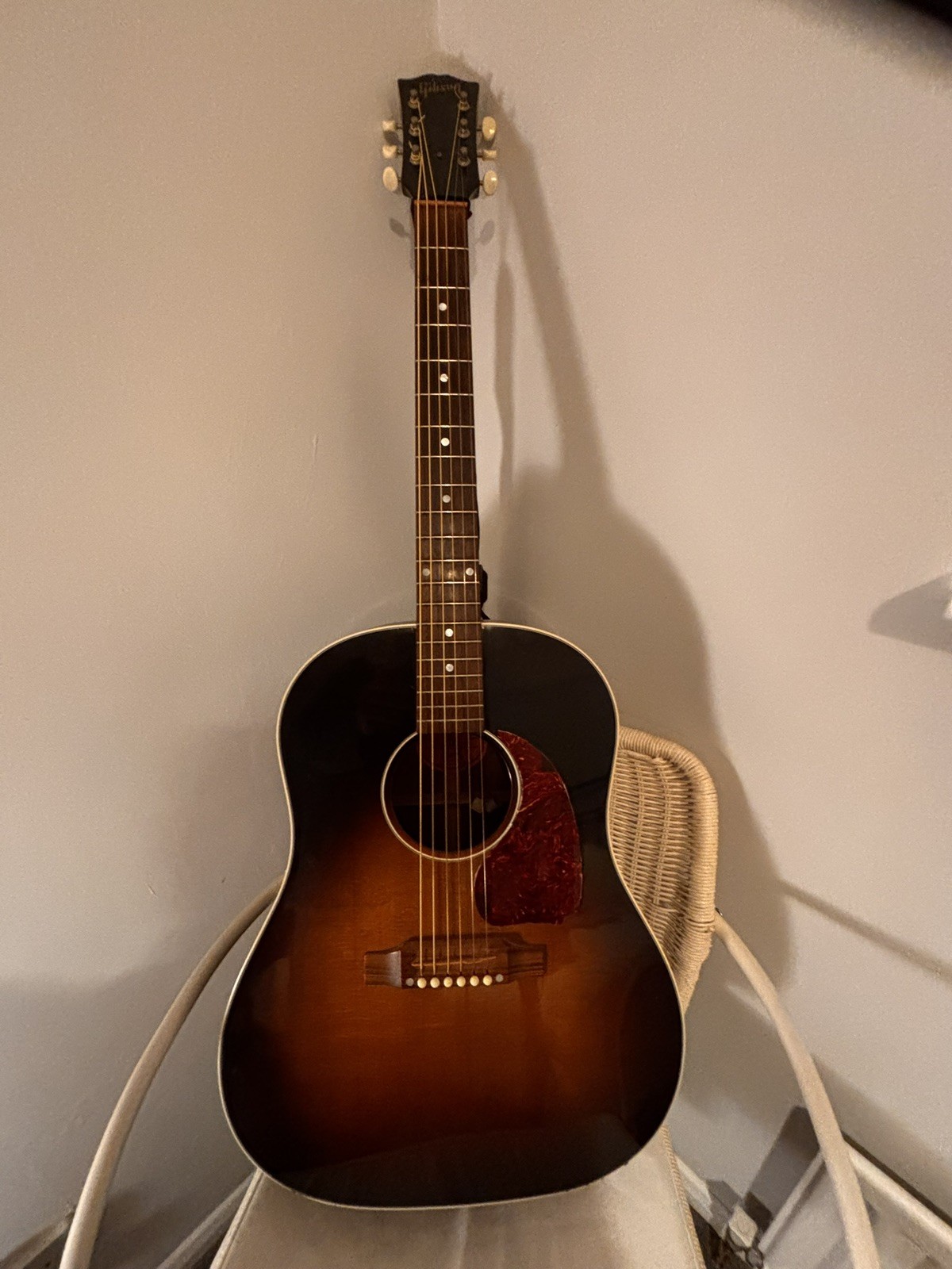 Gibson J-45 Historic Collection electro Acoustic Guitar Vintage Sunburst 2005